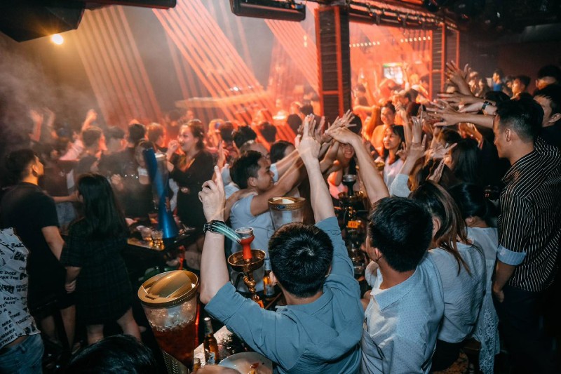 Stt đi bar