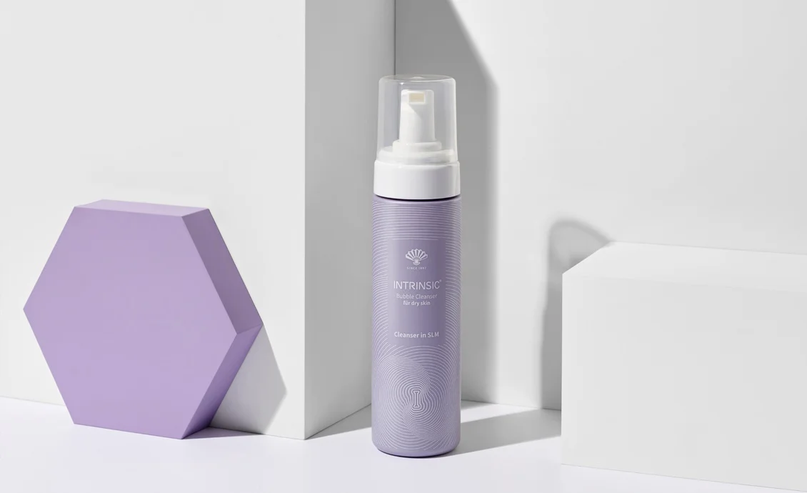 Intrinsic Bubble Cleanser For Dry Skin