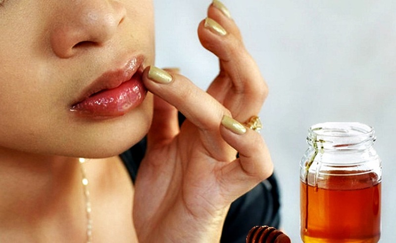 cach-tri-tham-moi-hieu-qua-bang-mat-ong