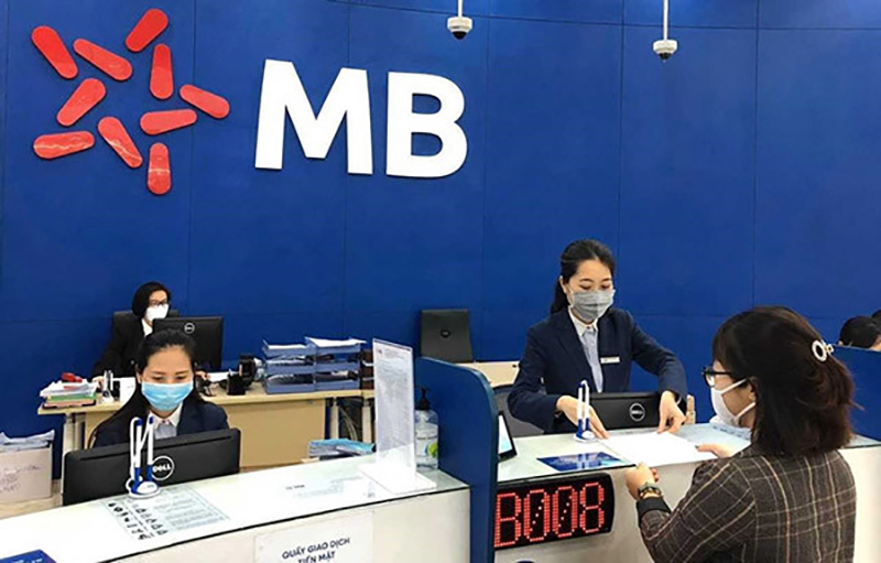 khóa thẻ mbbank quầy giao dịch