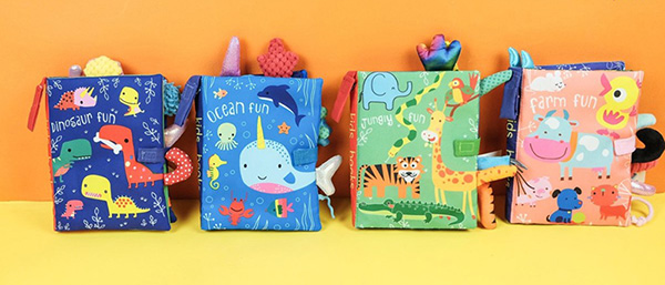 quá sinh nhật cho bé trai 1 tuổi sách vải