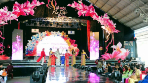 le-hoi-ao-dai-tai-dam-sen