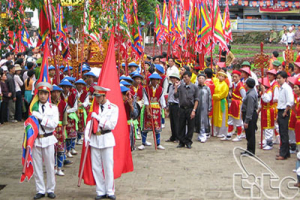 le-hoi-den-hung
