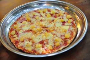 mua-pizza-tang-1-phan-an-mien-phi