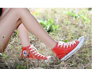 giay-Converse-khuyen-mai-10-nhan-dip-khai-truong