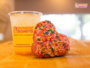 Dunkin-Donuts-Trang-tien-khuyen-mai-mua-1-tang-1-thang-7