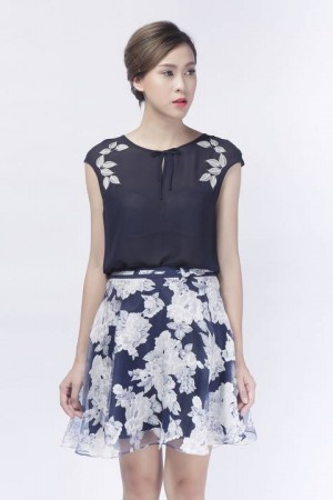 Trali-khuyen-mai-5-ngay-vang-giam-gia-30-50
