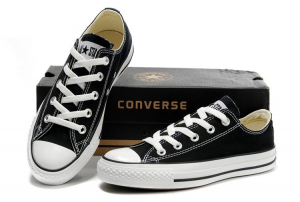 Converse-Tran-Duy-Hung-khai-truong-giam-gia-tu-20-30