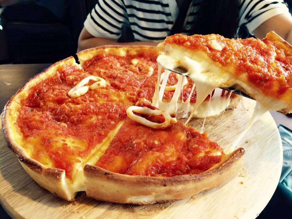 Cowboy-Jacks-the yard-va-Tran-Thai-Tong-uu-dai-chicago-pizza-150k-2