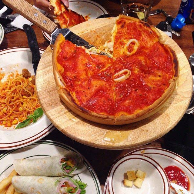 Cowboy-Jacks-Hai-Phong-khuyen-mai-Pizza-nhan-nhoi-chi-150k