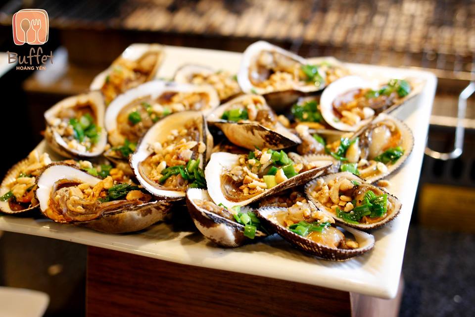 Hoang-Yen-Buffet-tang-mien-phi-1-ve-buffet-khi-di-nhom-6-nguoi