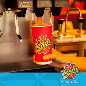 Texas-Chicken-uu-dai-uong-thoai-mai-voi-concept-refill-mien-phi