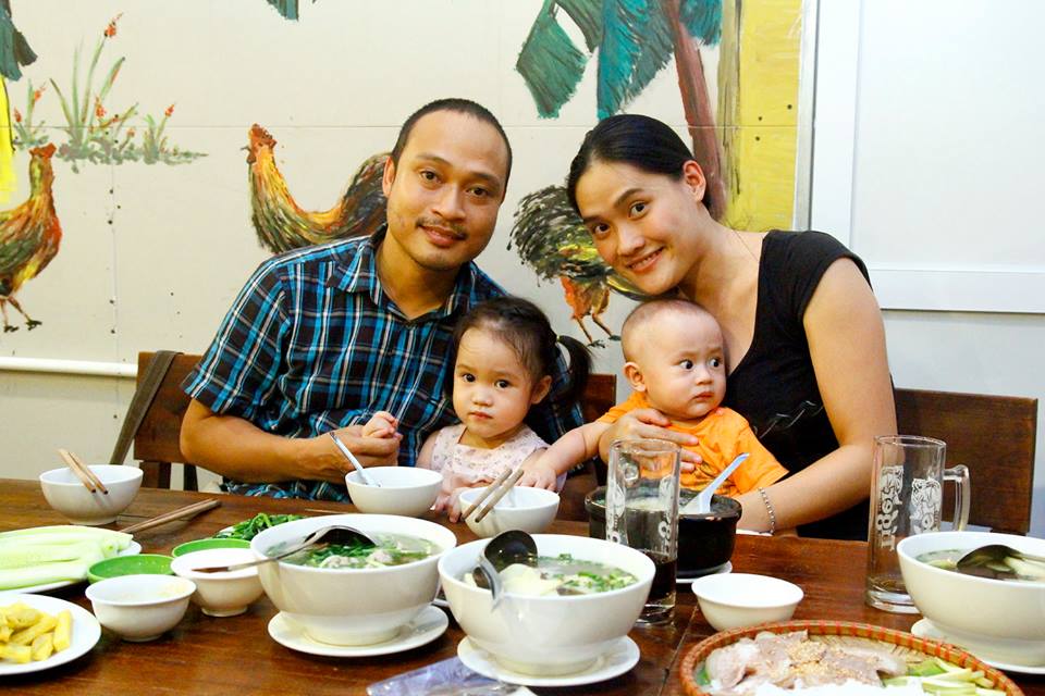 Bo-To-Quan-Moc-khuyen-mai-tang-khan-lua-to-tam-cho-khach-nu-1