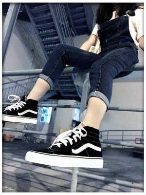Vans-Lotte-Ha-Noi-khai-truong-khuyen-mai-giam-gia-10-tat-ca-SP