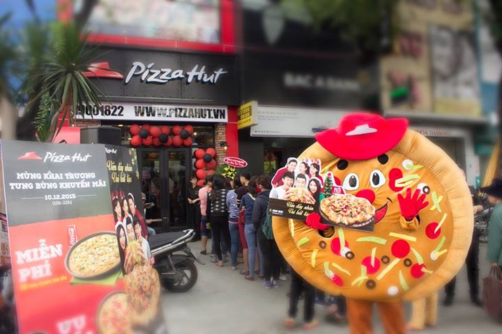 PizzaHut-khaitruong-nhahang-CMT8-khuyenmai-shock