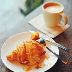 starbucks-de-tham-giam-gia-50-banh-ngot-khi-mua-uong-1