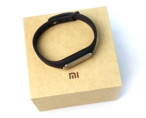 vong-deo-tay-thong-minh-xiaomi-miband-1-giam-28-con-249-000d-3