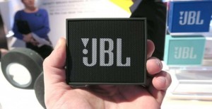 giam-18-loa-bluetooth-jbl-go-den-gia-con-653-000d-1