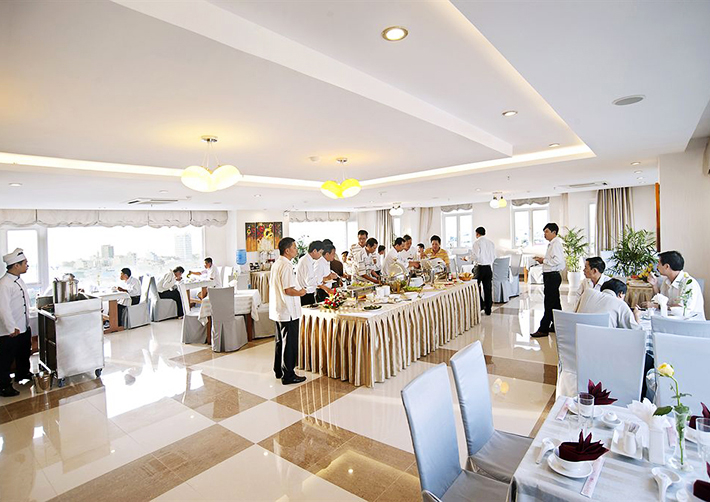 hoang-sa-hotel-3-cach-bien-khe-05-phut-gia-chi-450-000dphong-1