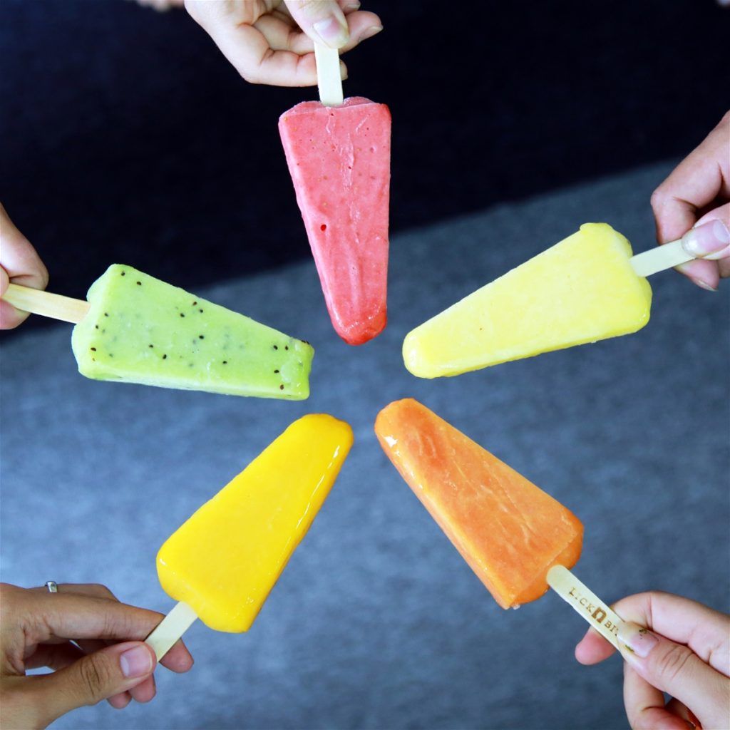 tro-ve-tuoi-tho-voi-mon-kem-lick-n-bite-1