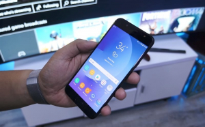 galaxy-j7-plus-04