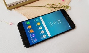 galaxy-j7-plus-01