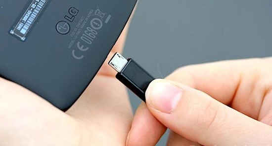Cập Nhật Sự thật về sạc điện thoại nhanh có làm chai pin, tổn thọ và đơ máy 1 sac dien thoai 1.png