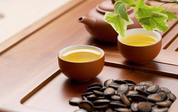 Cập Nhật Thực đơn ngày Tết lành mạnh 5 luu y khi uong tra xanh 1 phunutoday vn.jpg