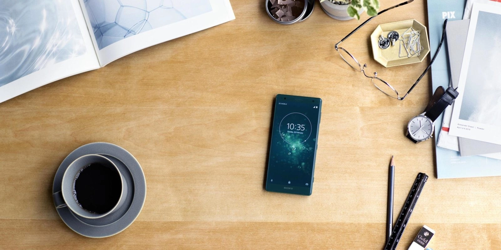 Cập Nhật Sony "chơi trội" tặng máy PS4 cho khách hàng đặt mua Xperia XZ2 6 z2.jpg