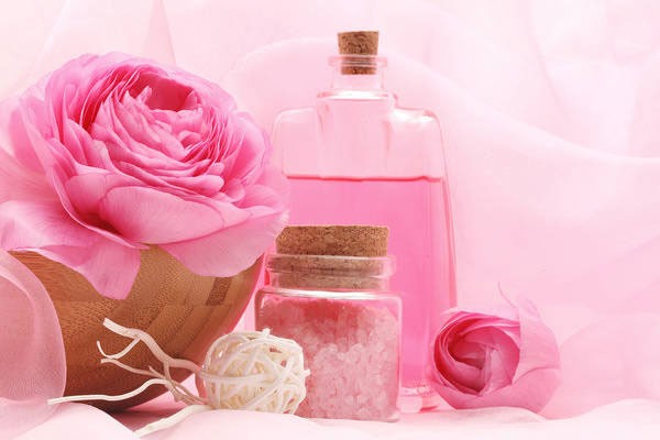 nước hoa hồng trị mụn