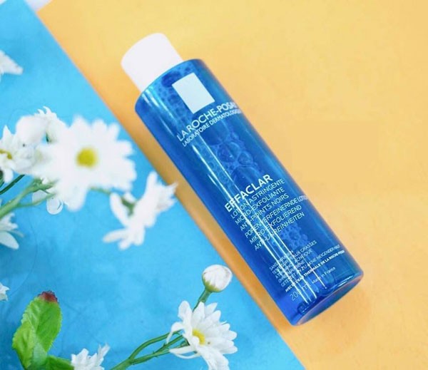 nước hoa hồng trị mụn