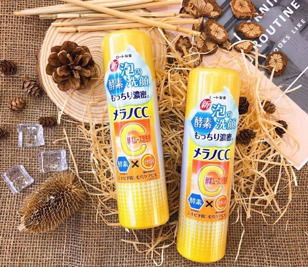 sữa rửa mặt Nhật