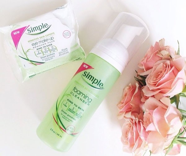 sữa rửa mặt simple