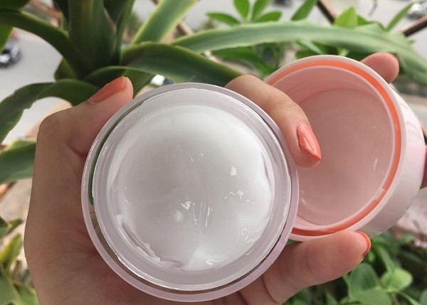Senka White Beauty Glow Gel Cream
