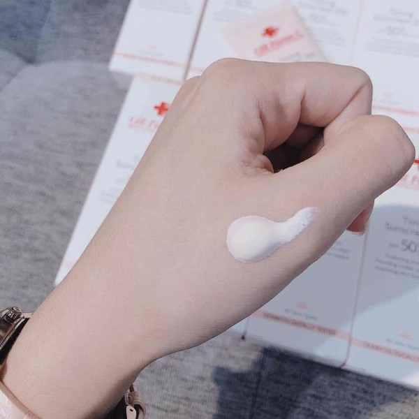 kem chống nắng vật lý