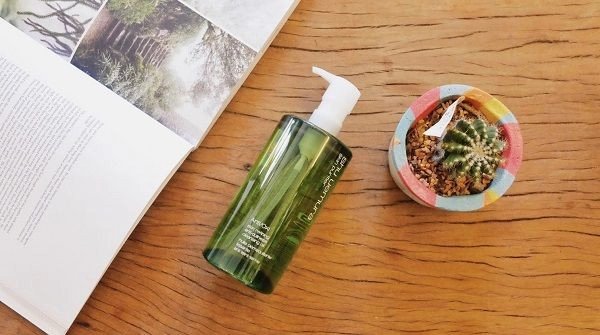 Mỹ phẩm Shu Uemura