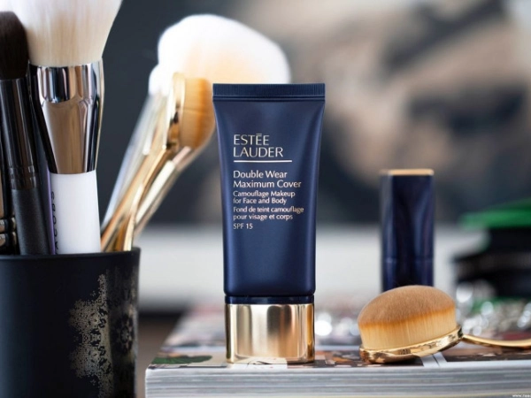Kem nền Estee Lauder