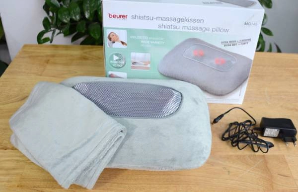 Gối massage hồng ngoại