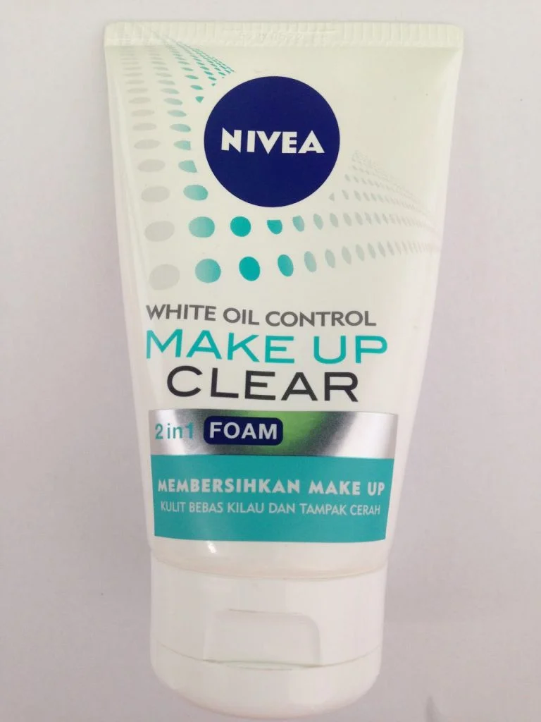 Nivea Makeup Clear White Oil Control 2 in 1 Foam Makeup Clear White Oil Control 2 in 1 Foam