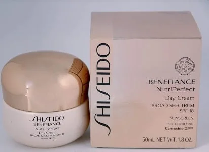 Kem dưỡng ban ngày Shiseido Benefiance WrinkleResist24 Day Cream Broad Spectrum SPF 18