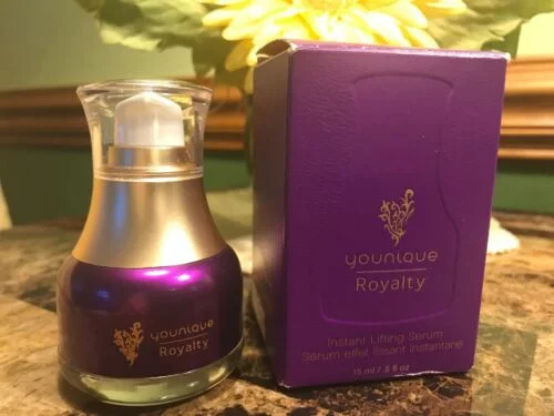 Tinh chất nâng cơ trẻ hóa da cao cấp Younique Royalty Instant Lifting Serum