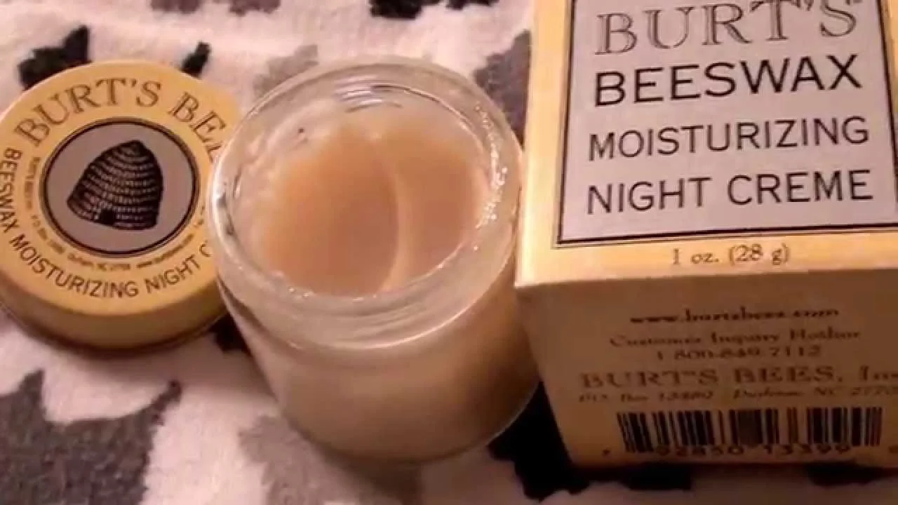 Kem dưỡng ẩm ban đêm từ sáp ong Burt's Bees Beeswax Moisturizing Night Creme