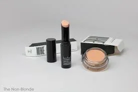 MAKE Beauty Transforming Eye Primer