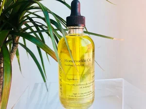 Jade & Fox Co. Honeysuckle Oil