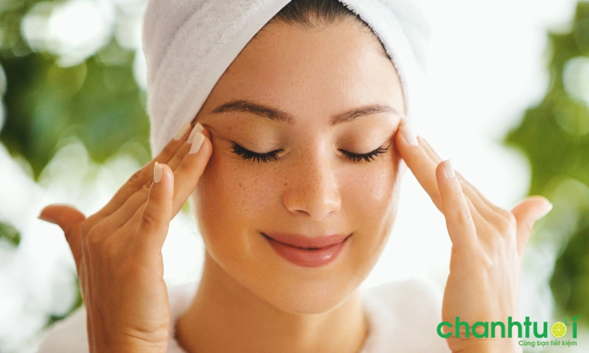 massage-rua-mat-dung-cach
