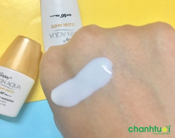 kem-chong-nang-skin-aqua-clear-white