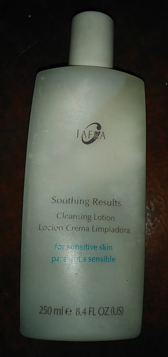 Sữa dưỡng JAFRA Soothing Results Cleansing Lotion