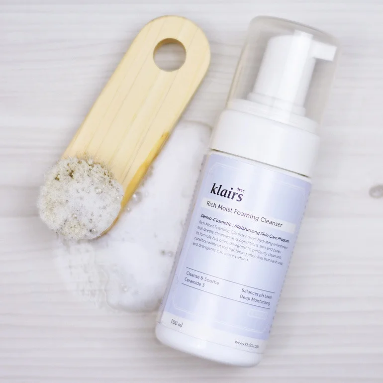 KLAIRS Rich Moist Foaming Cleanser