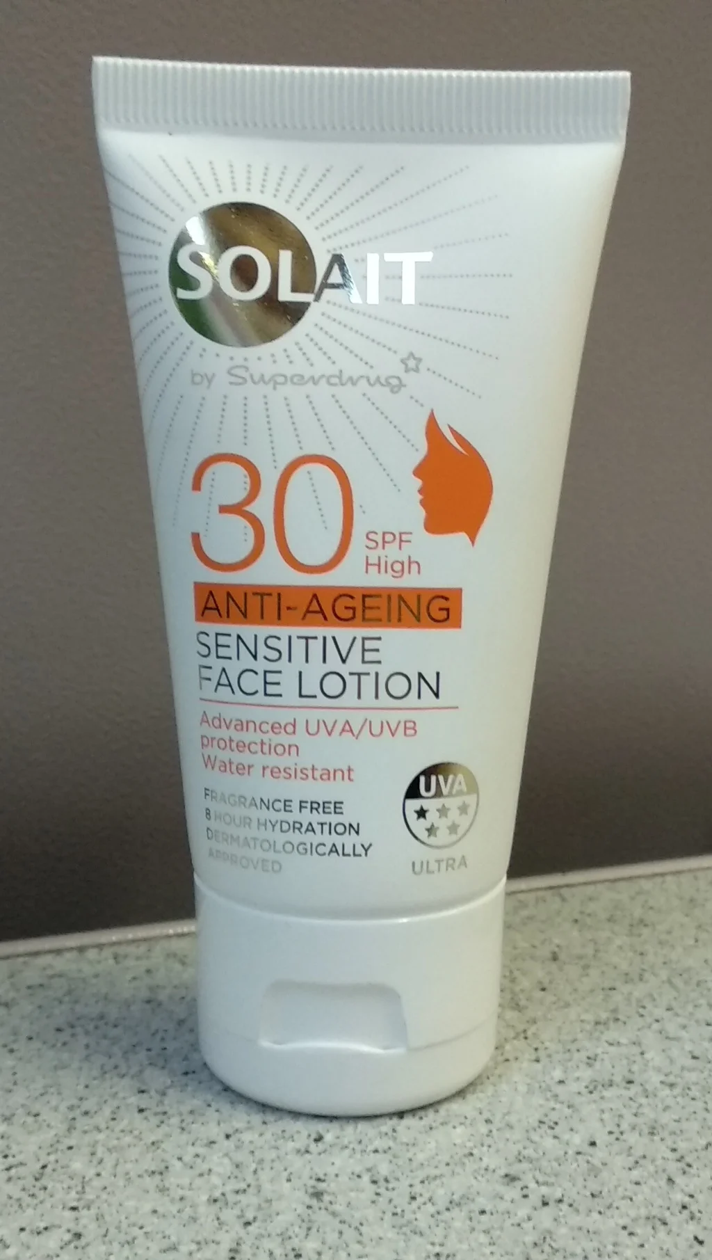 Sữa dưỡng Solait Spf30 Anti-Ageing Sensitive Face Lotion
