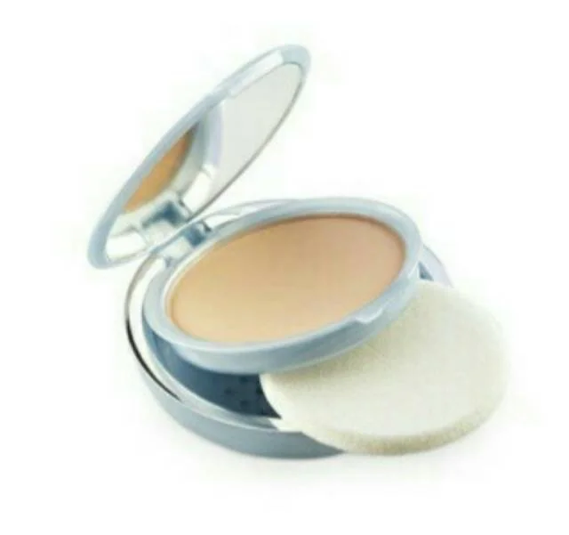 Wardah Lightening Two Way Cake Light Feel SPF 15